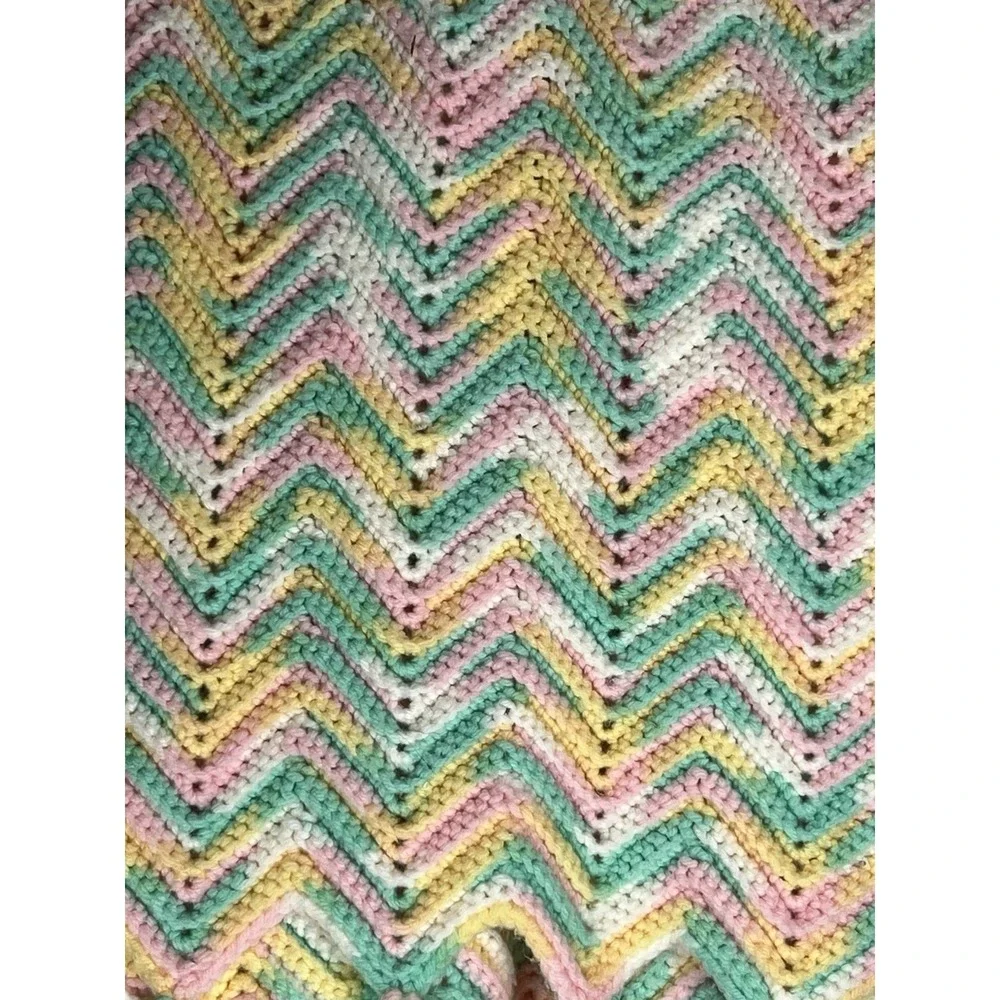 Handmade Crochet Chevron Throw‎ Blanket Pastel Pink Yellow Green Zig Zag Tassels